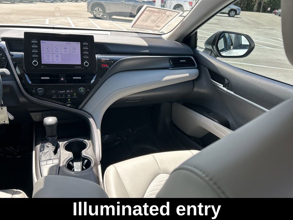 Used 2023 Toyota Camry SE FWD image 12