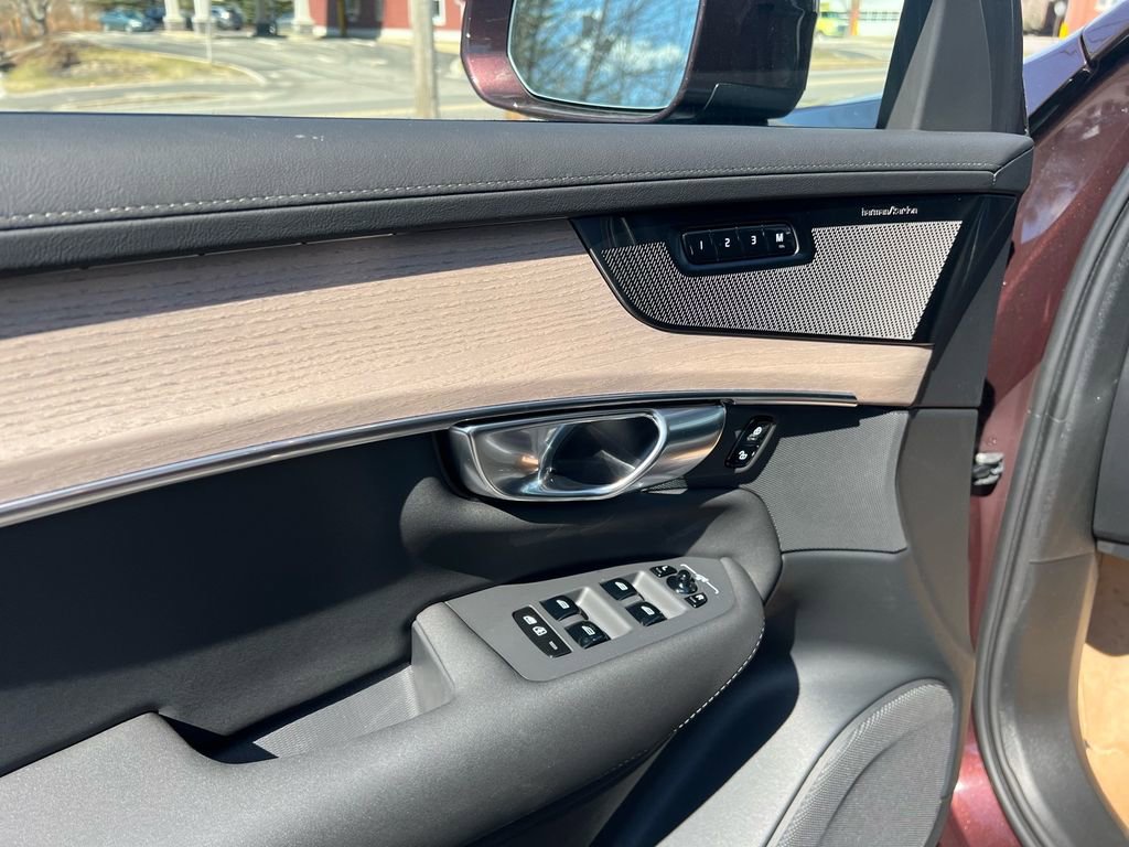 New 2026 Volvo XC90 B6 Plus w/ Protection Package Premier AWD/4WD image 6