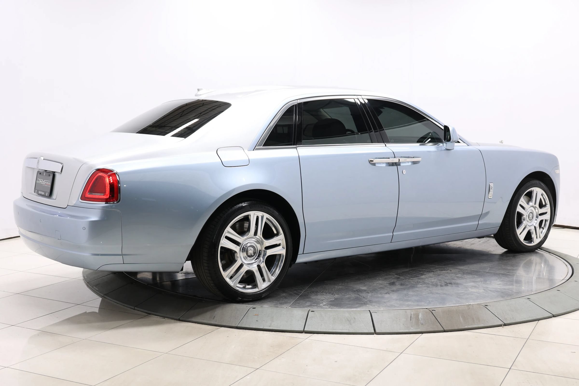 Used 2017 Rolls-Royce Ghost RWD image 82