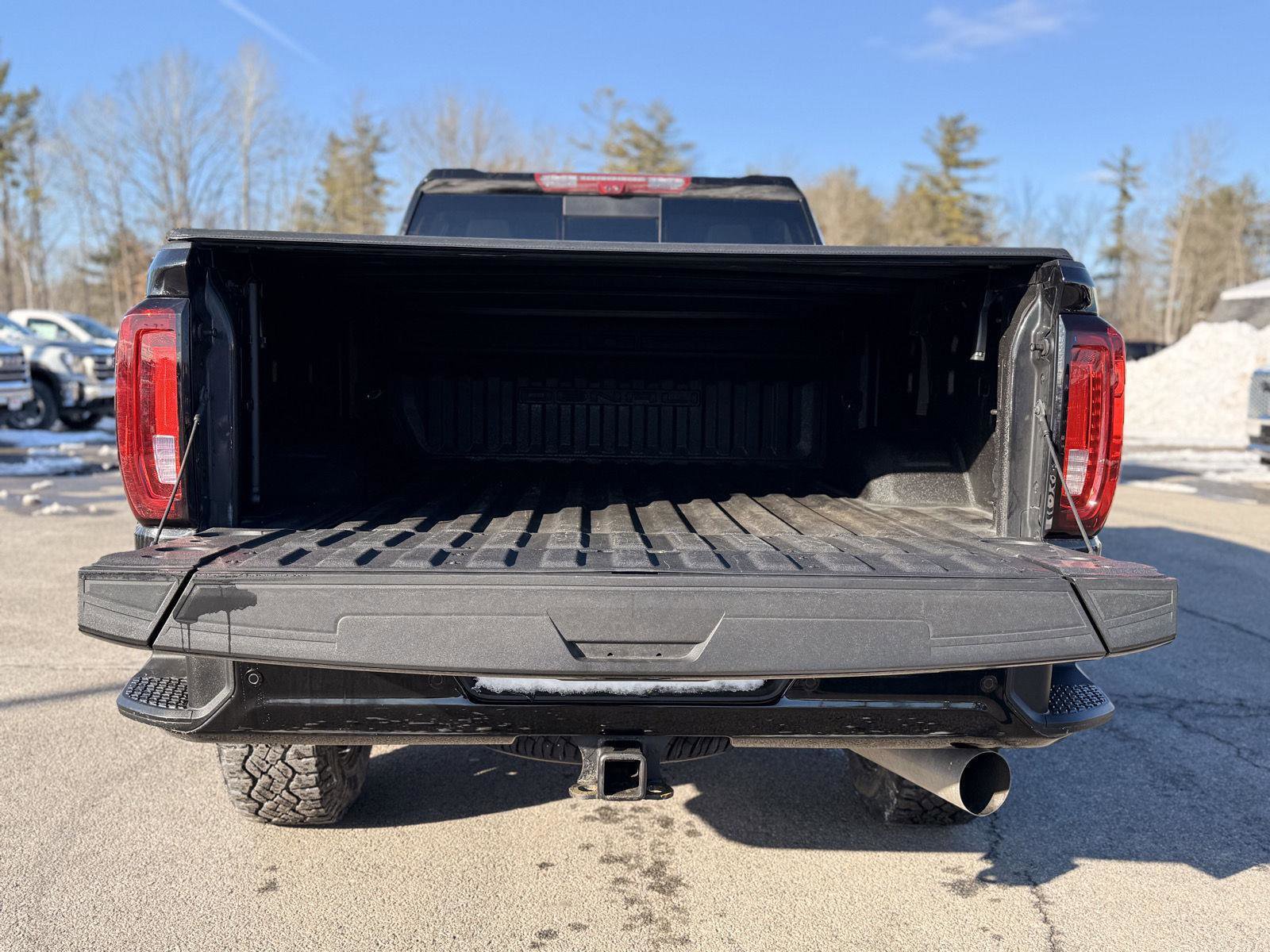 Used 2023 GMC Sierra 3500 Denali w/ Denali Black Diamond Edition image 10