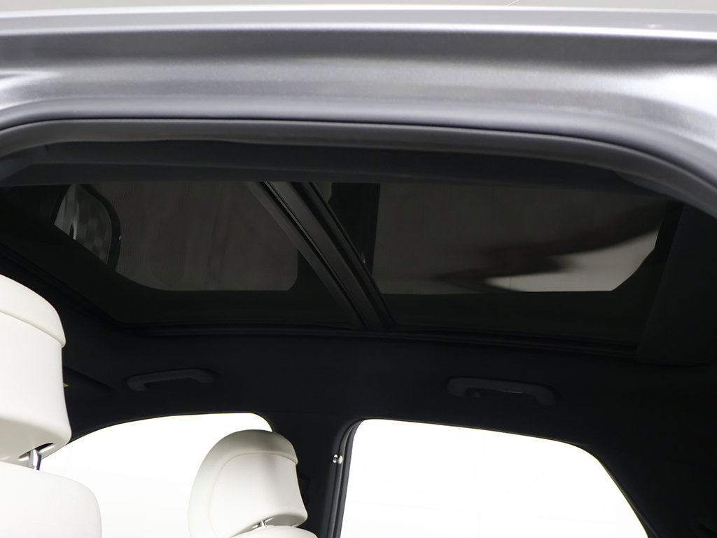 Used 2025 Genesis Electrified GV70 AWD/4WD image 18