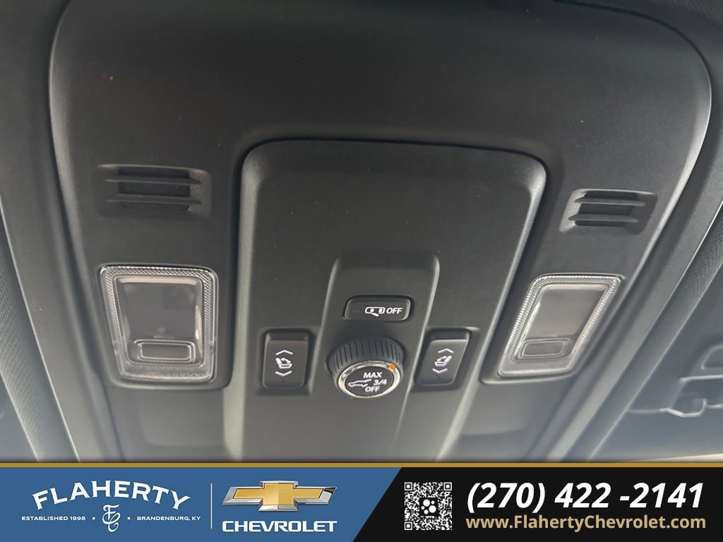Used 2025 Chevrolet Suburban Z71 w/ Comfort Package image 30