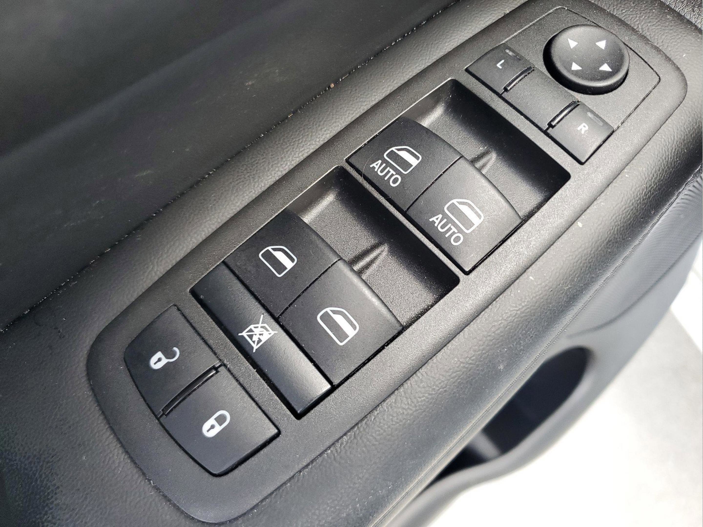 Certified 2022 Jeep Grand Cherokee Laredo X image 18