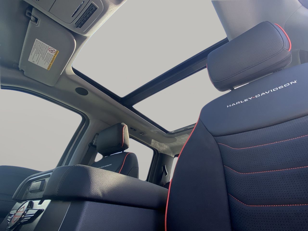 New 2026 Ford F250 Lariat w/ Black Appearance Package image 19