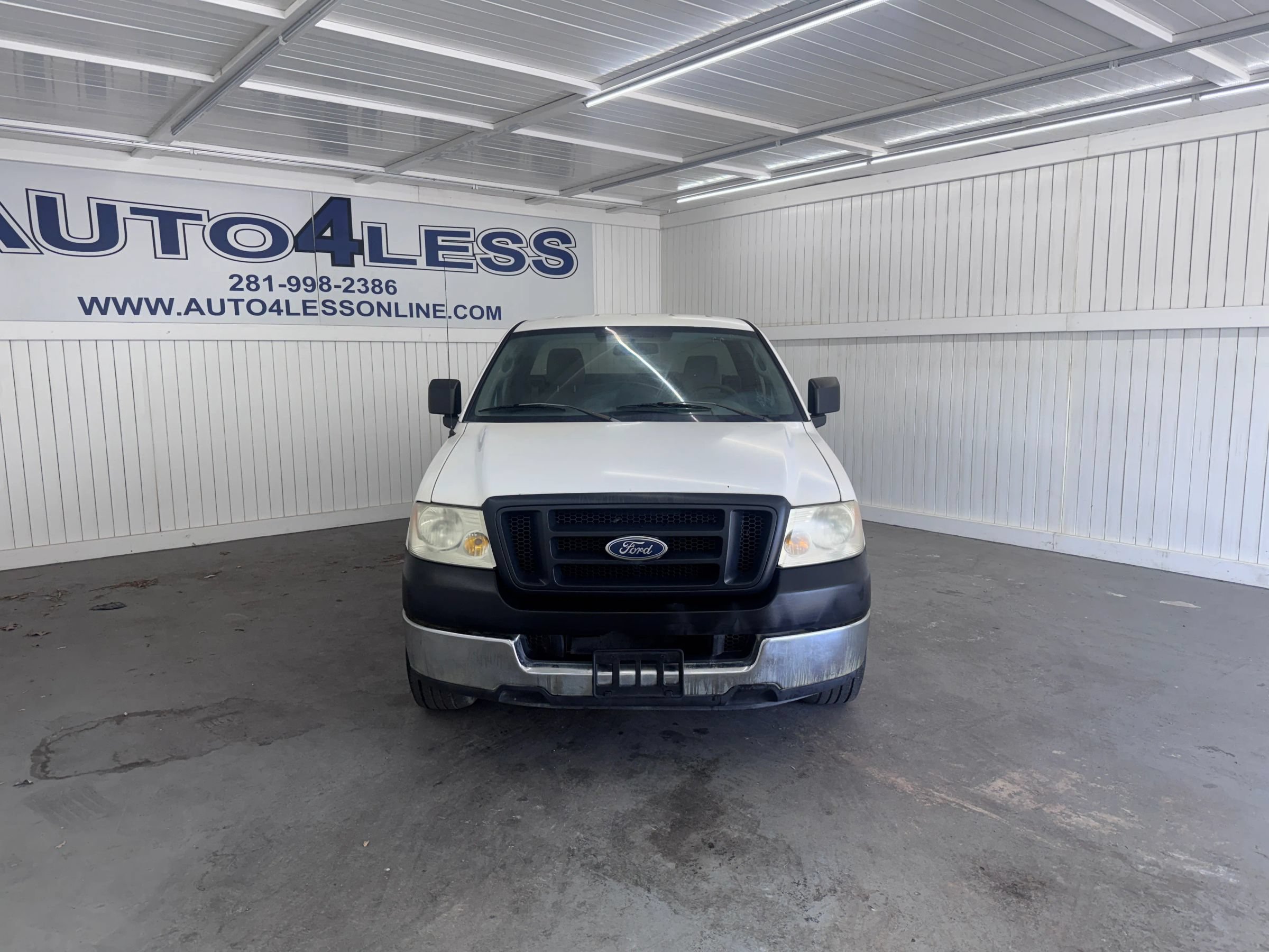 Used 2005 Ford F150 XL RWD image 2