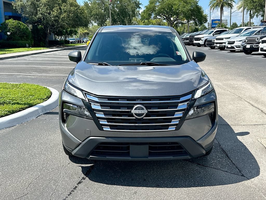 Used 2024 Nissan Rogue S FWD image 2