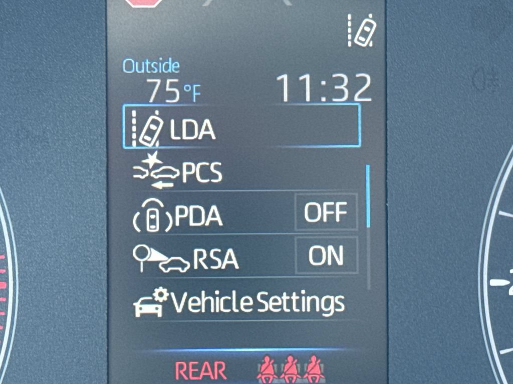 Used 2024 Toyota Corolla Cross L AWD/4WD image 19