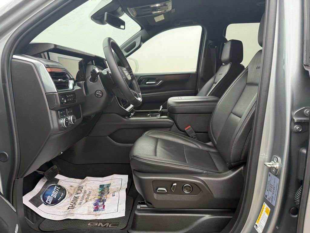 Used 2025 GMC Yukon XL Denali image 28