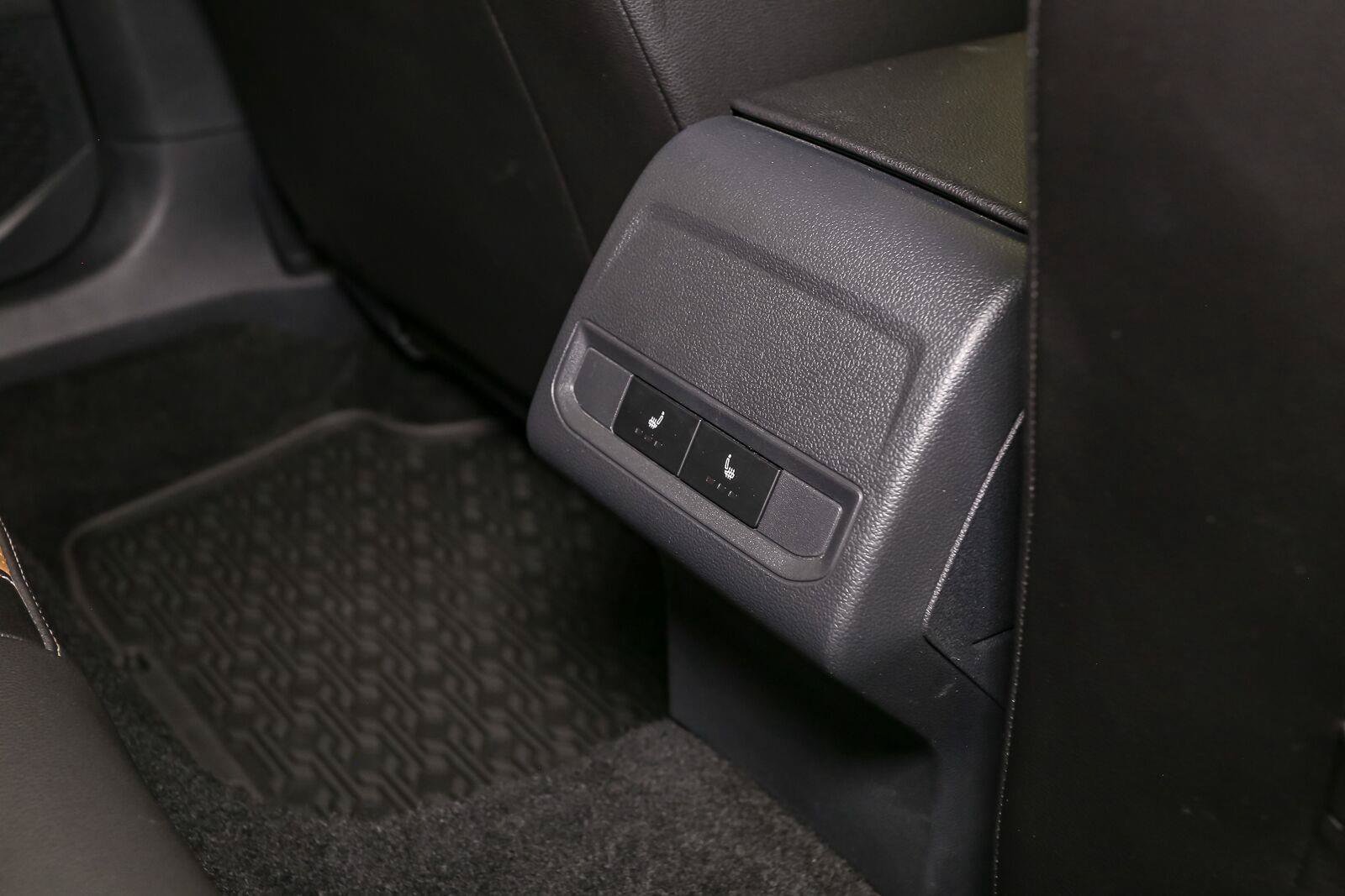 Certified 2023 Volkswagen Jetta SEL FWD image 25