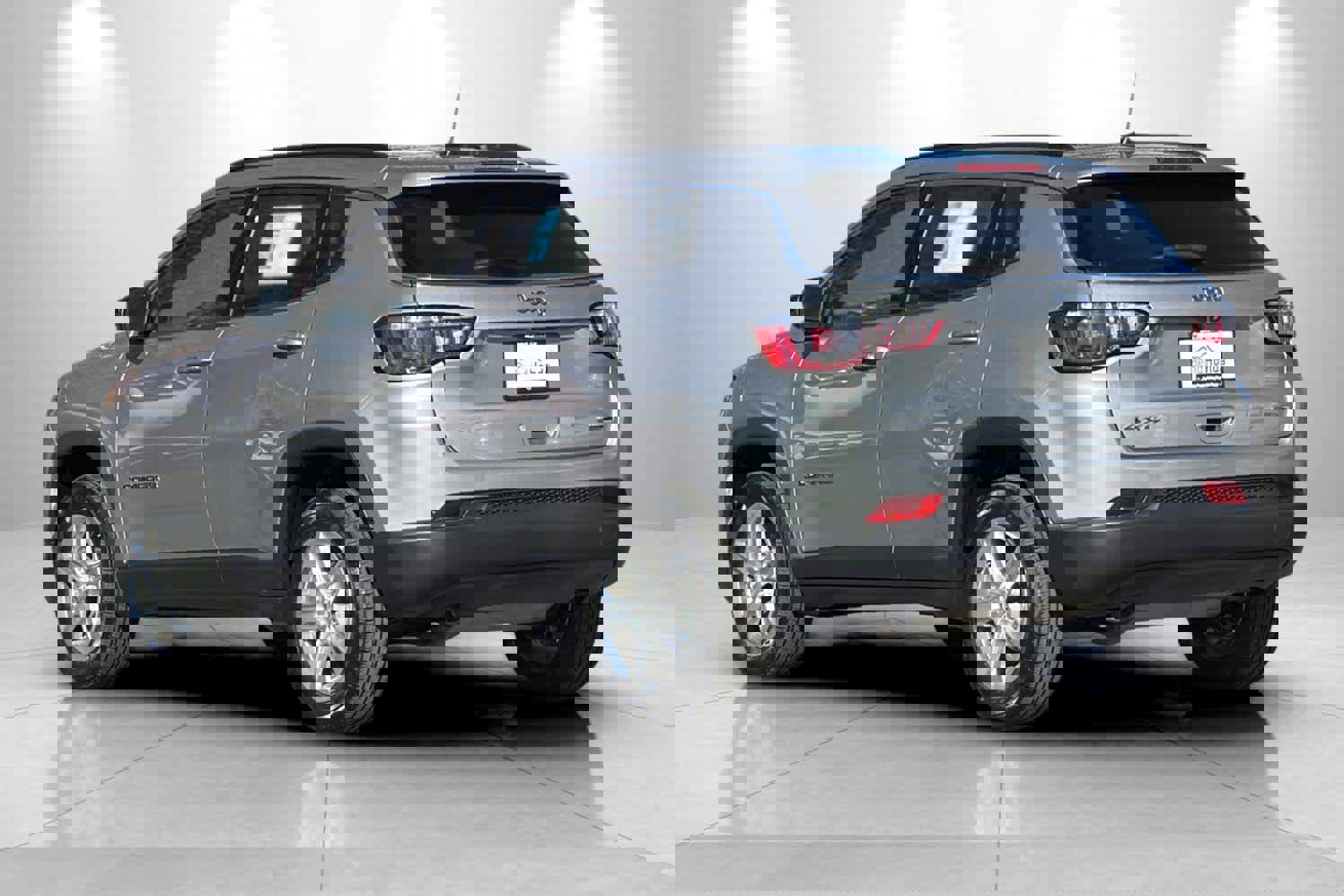 Used 2024 Jeep Compass Latitude image 6