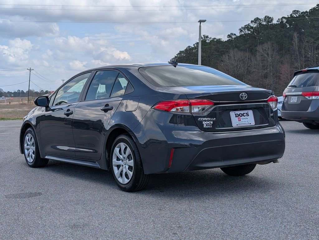 Used 2023 Toyota Corolla LE image 3