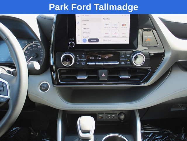 Used 2025 Toyota Highlander LE image 17