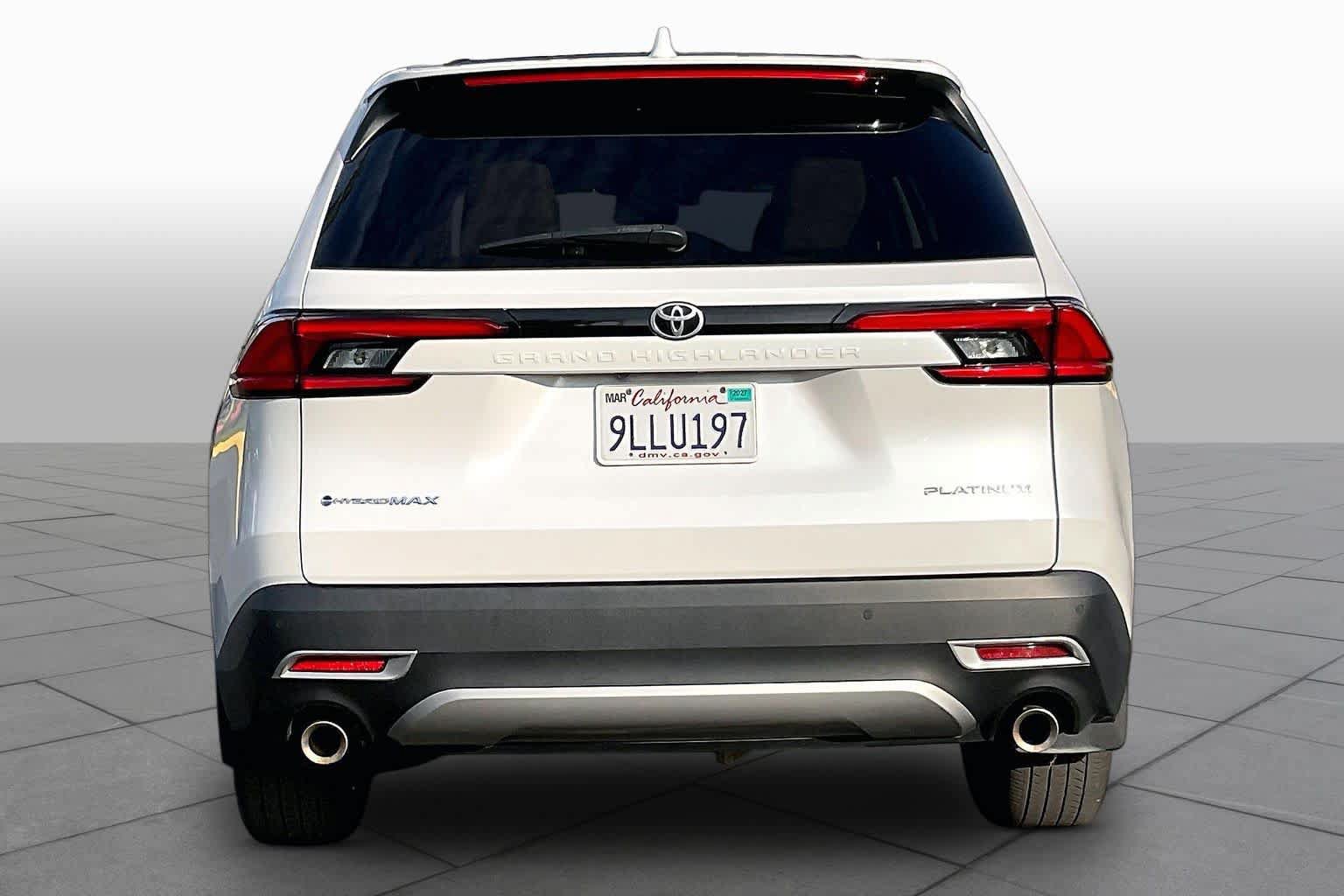 Used 2024 Toyota Grand Highlander AWD Hybrid image 4