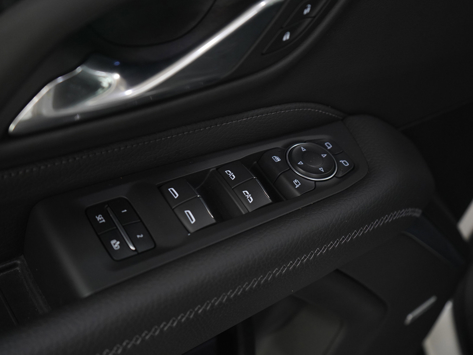 Used 2021 GMC Yukon Denali w/ Denali Premium Package image 22