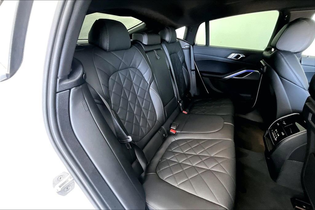 Used 2023 BMW X6 xDrive40i w/ Premium Package image 33