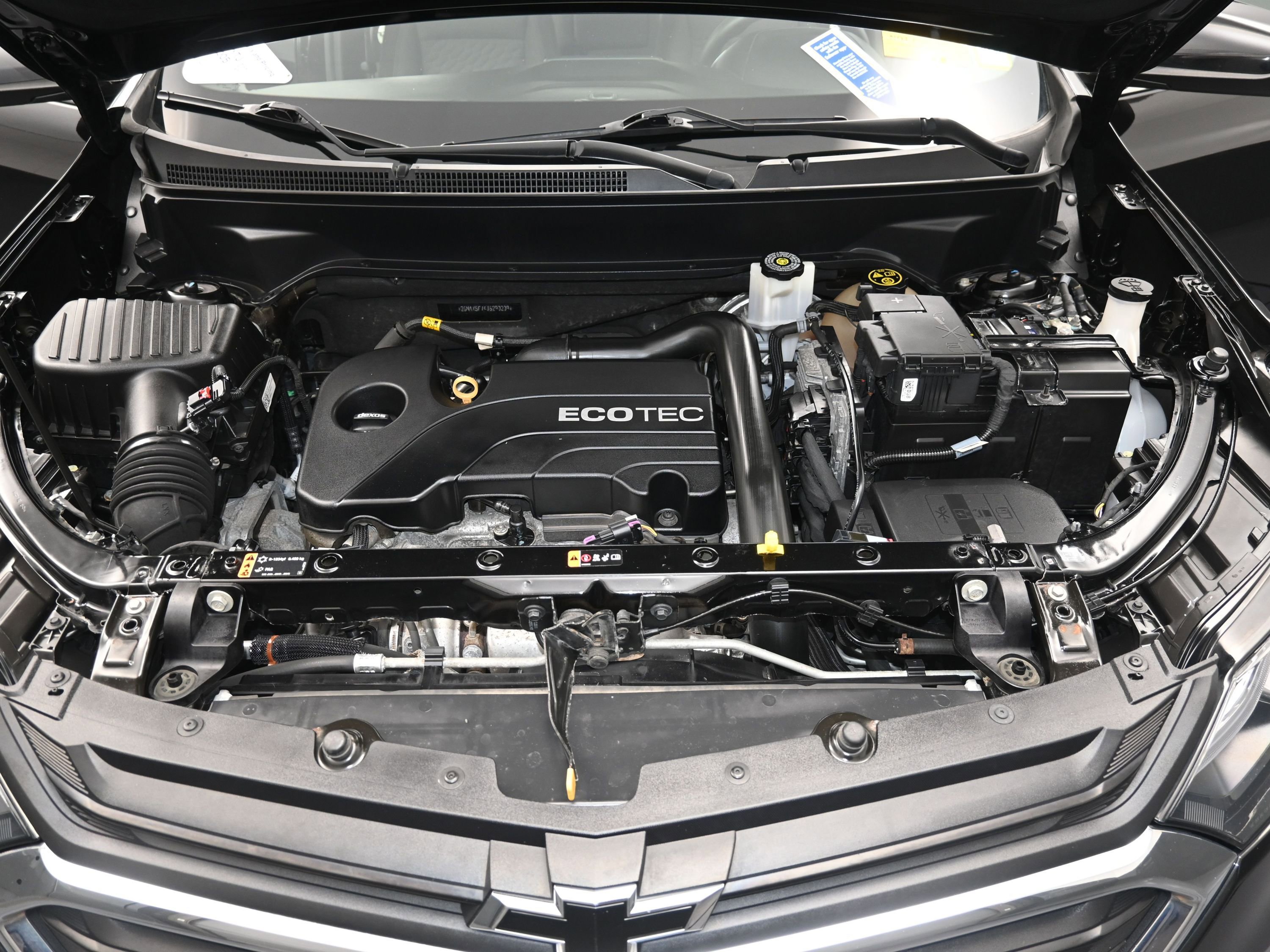 Used 2018 Chevrolet Equinox LT w/ LPO, Protection Package image 16