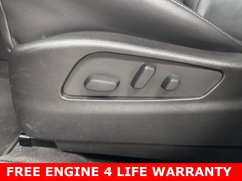 Used 2022 Cadillac XT4 Premium Luxury w/ Enhanced Visibility Package image 9