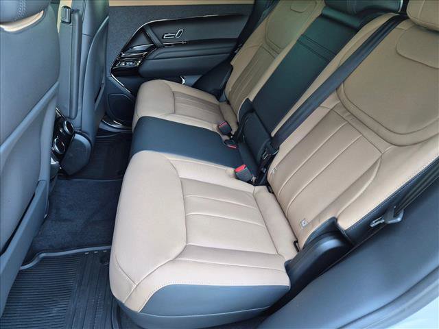 New 2027 Land Rover Range Rover Sport Dynamic SE AWD/4WD image 15