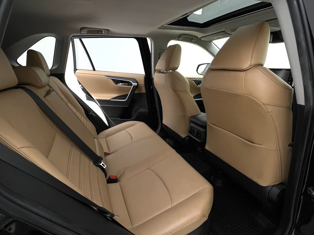 Used 2019 Toyota RAV4 Limited w/ Carpet Mat Package AWD/4WD image 14