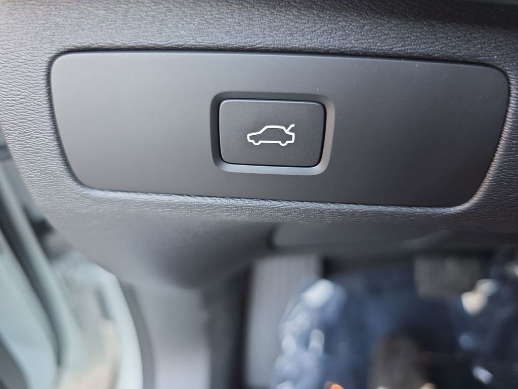 New 2026 Volvo XC90 B6 Plus image 29