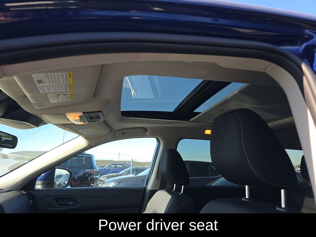 Used 2025 Nissan Pathfinder SV w/ SV Premium Package image 8