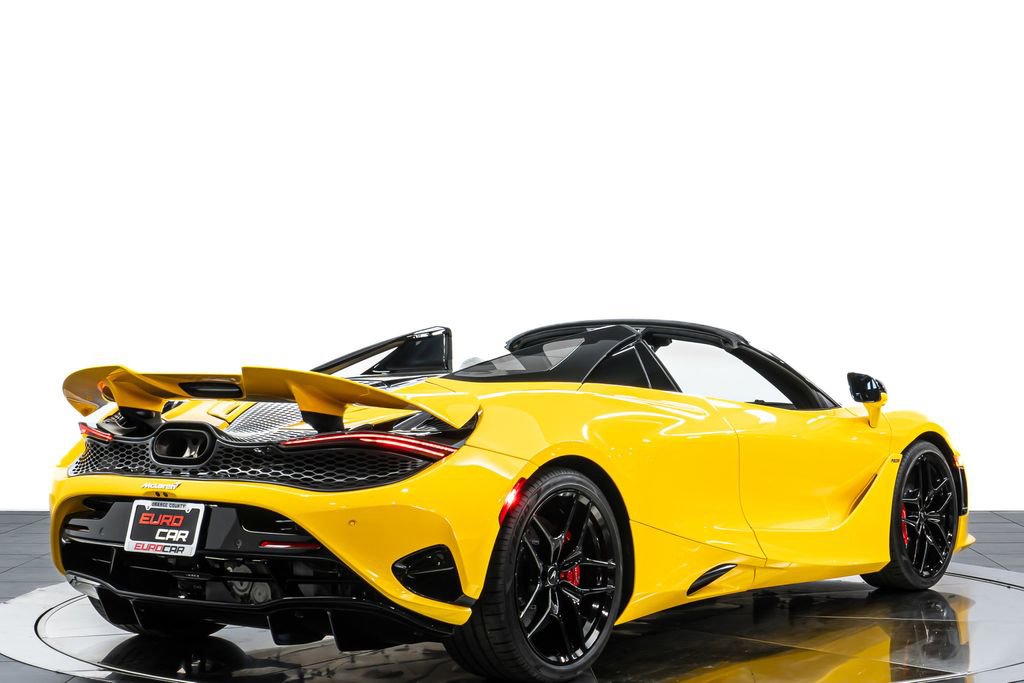 Used 2024 McLaren 750S Spider image 6