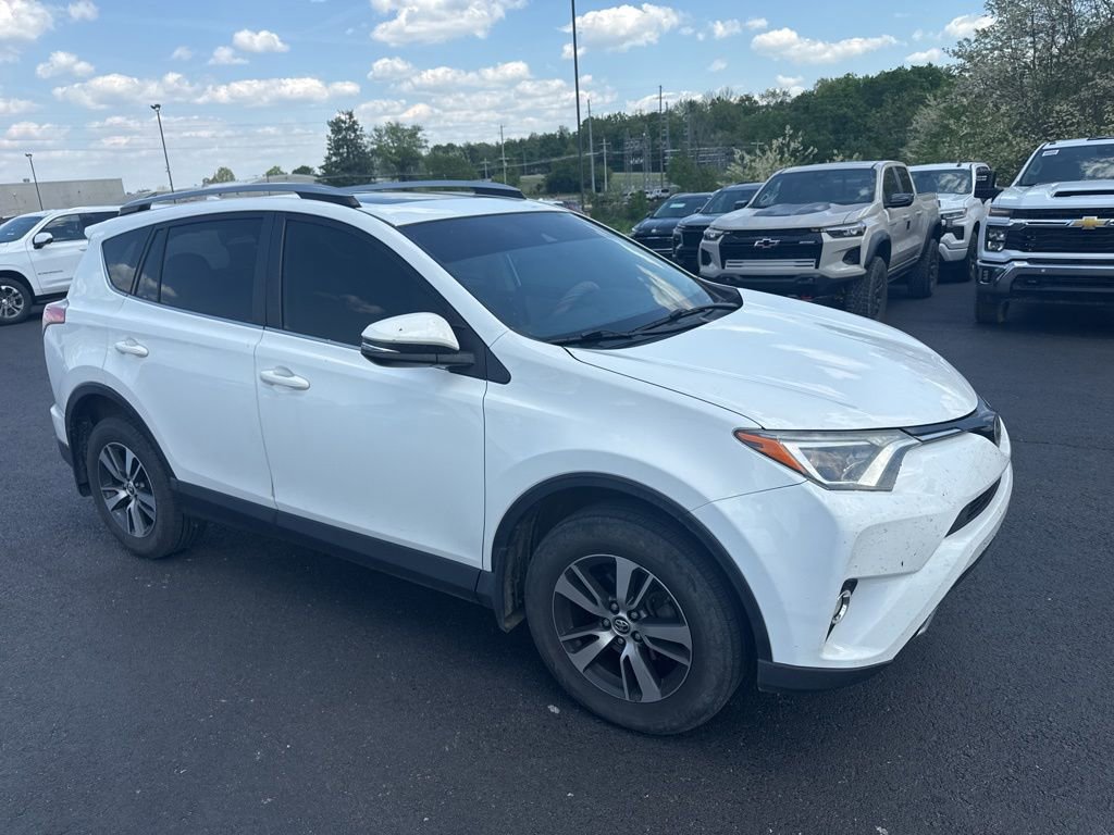 Used 2017 Toyota RAV4 XLE AWD/4WD image 2