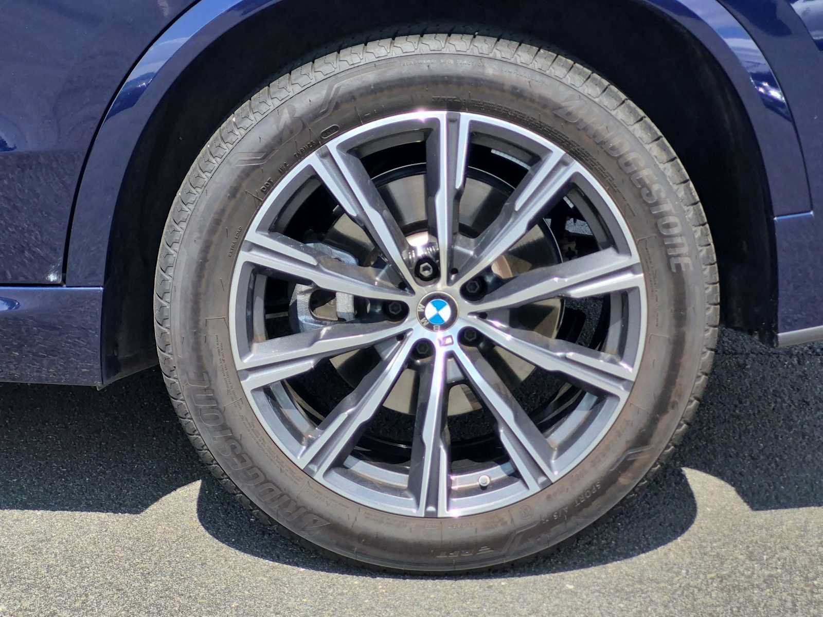 Used 2026 BMW X5 xDrive40i w/ M Sport Package AWD/4WD image 14