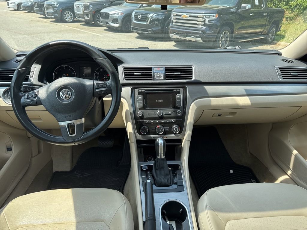 Used 2015 Volkswagen Passat 1.8T SE FWD image 9