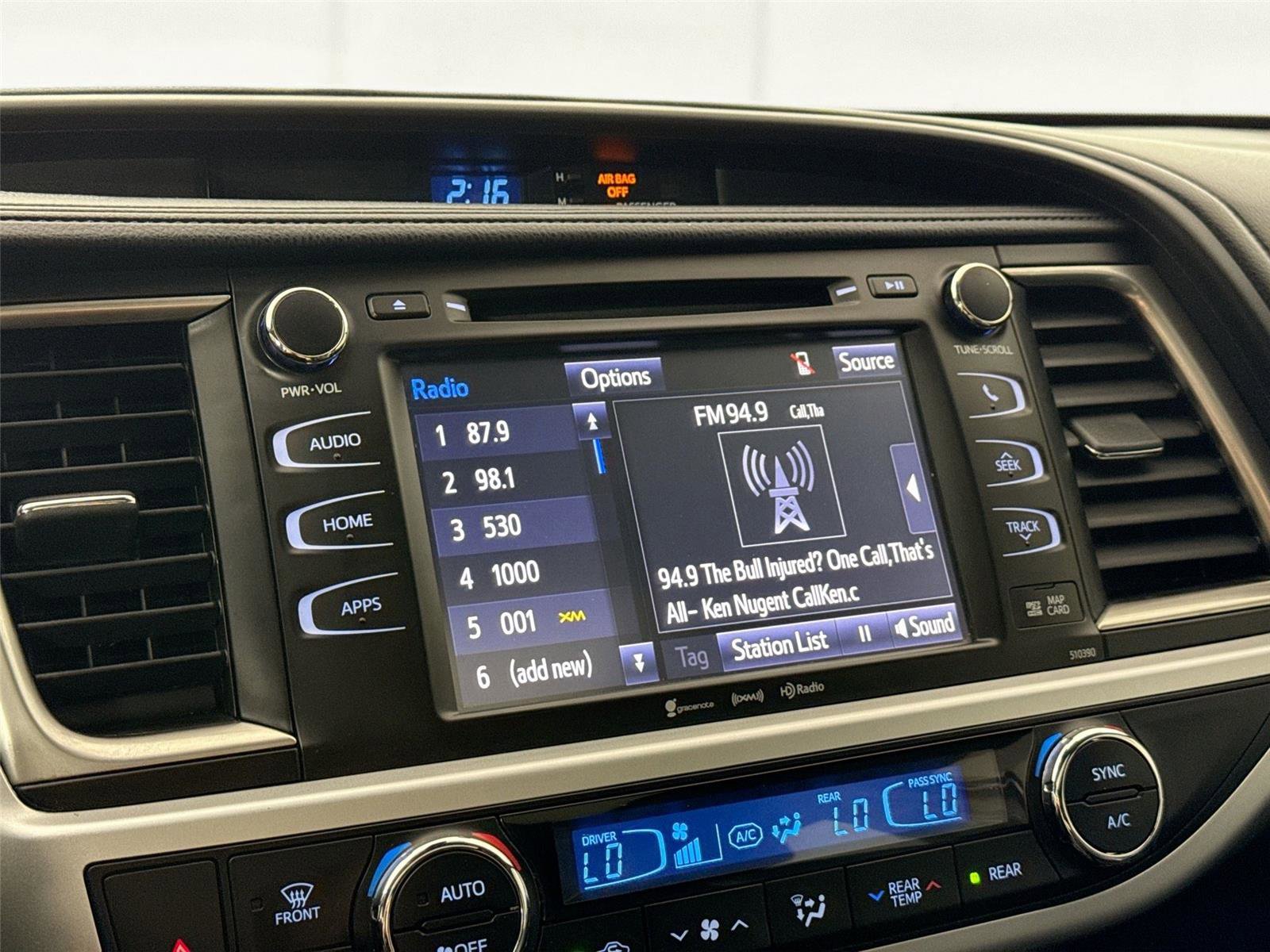Used 2019 Toyota Highlander SE AWD/4WD image 23