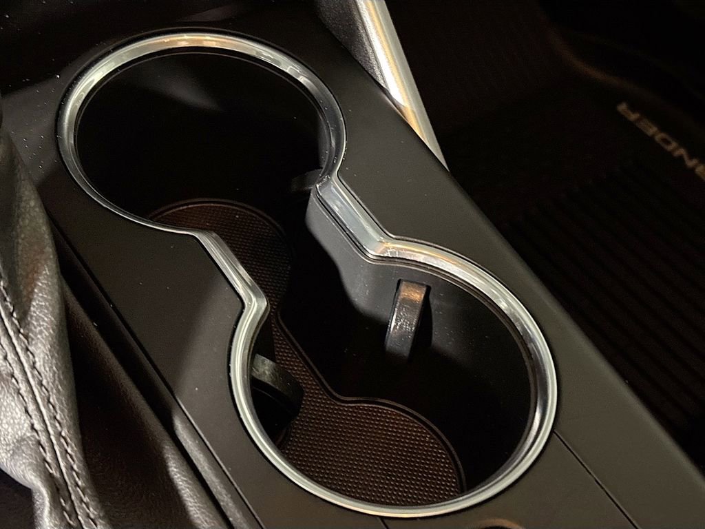 Used 2020 Toyota Highlander XLE image 15