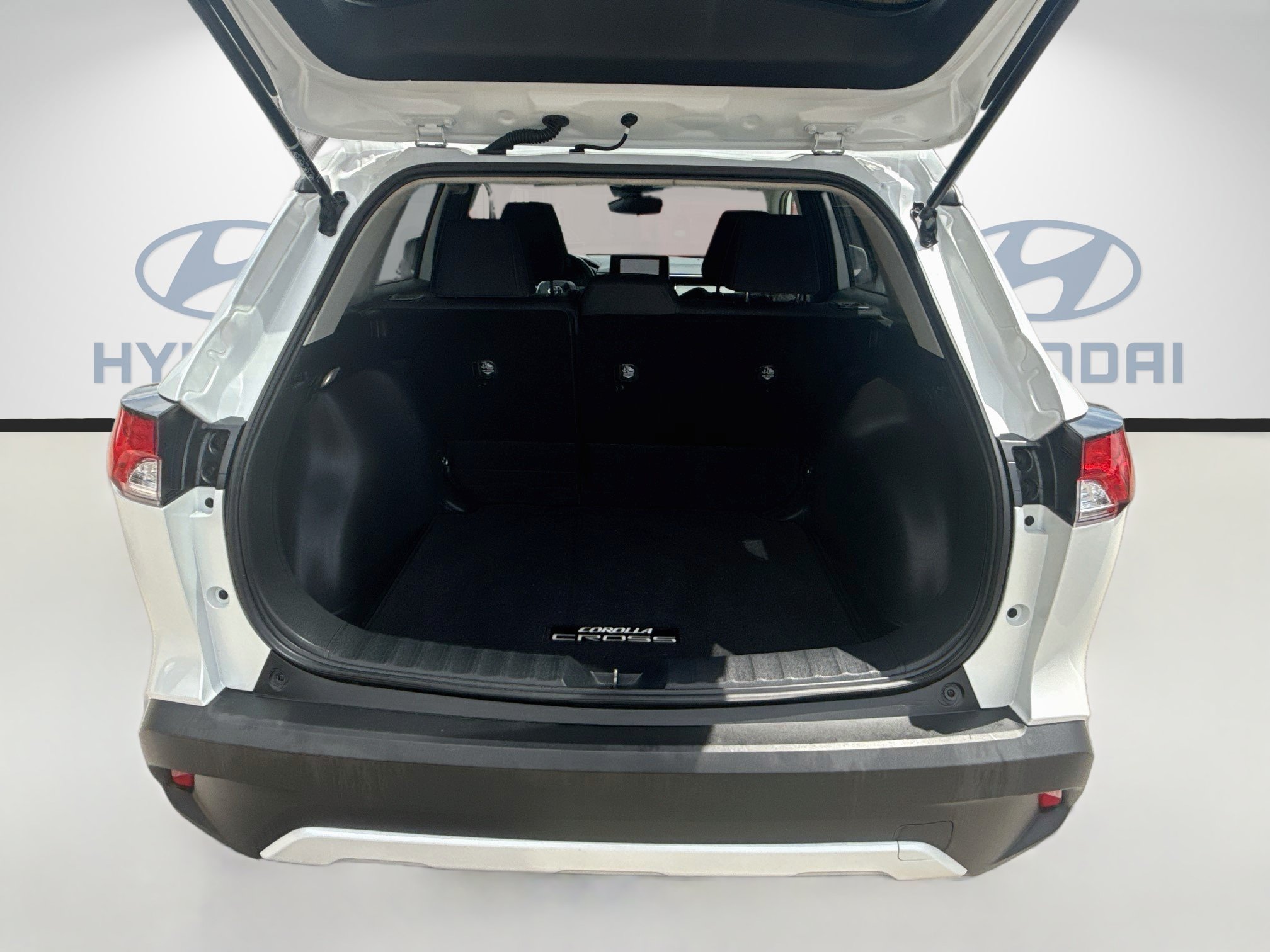 Used 2024 Toyota Corolla Cross LE w/ Moonroof Package FWD image 24