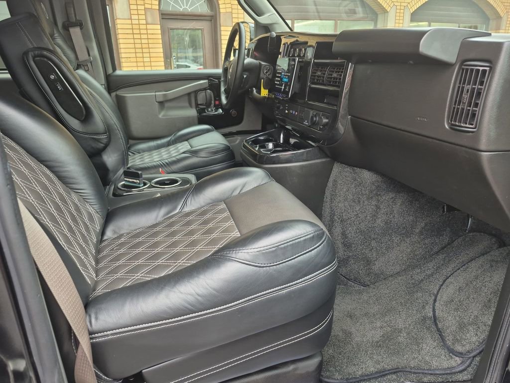 Used 2025 GMC Savana 2500 Extended w/ Driver Convenience Package RWD image 34