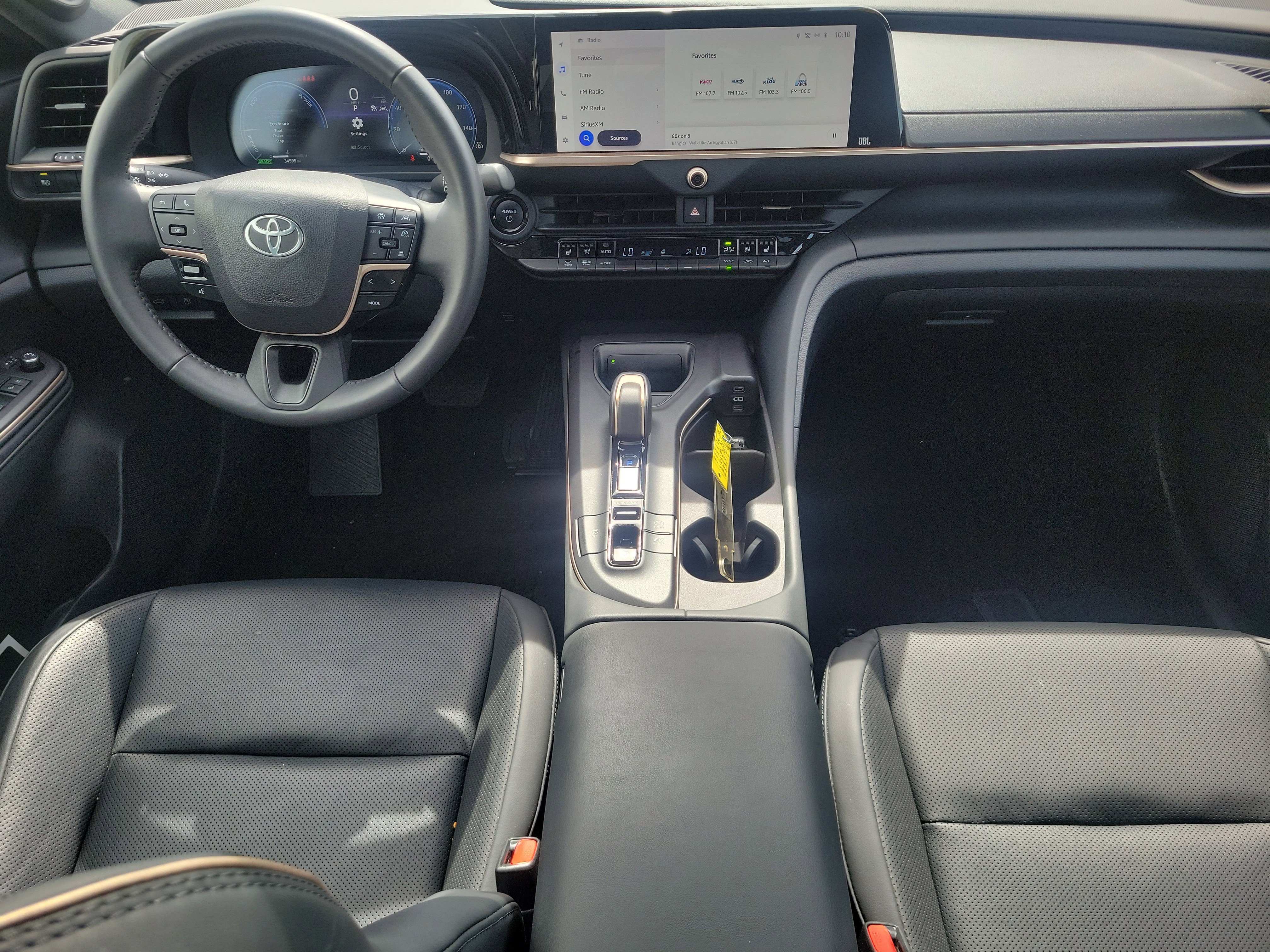 Used 2023 Toyota Crown Limited image 12