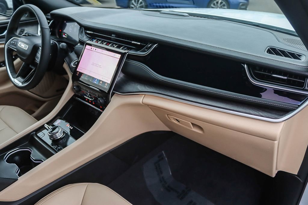 Used 2023 Jeep Grand Cherokee 4WD 4xe image 40