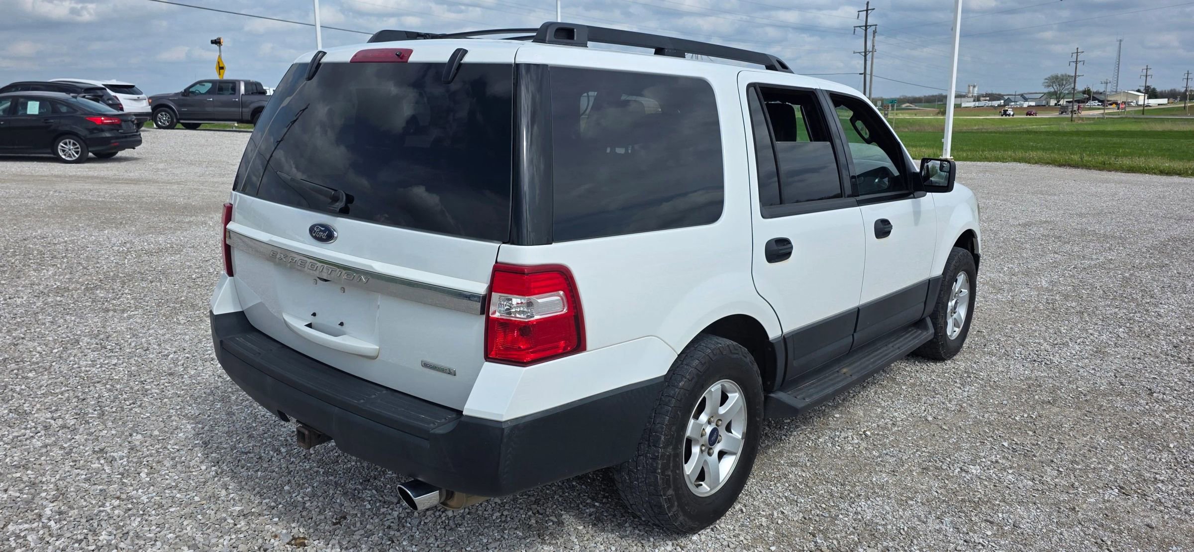 Used 2017 Ford Expedition XL w/ Equipment Group 101A AWD/4WD image 3