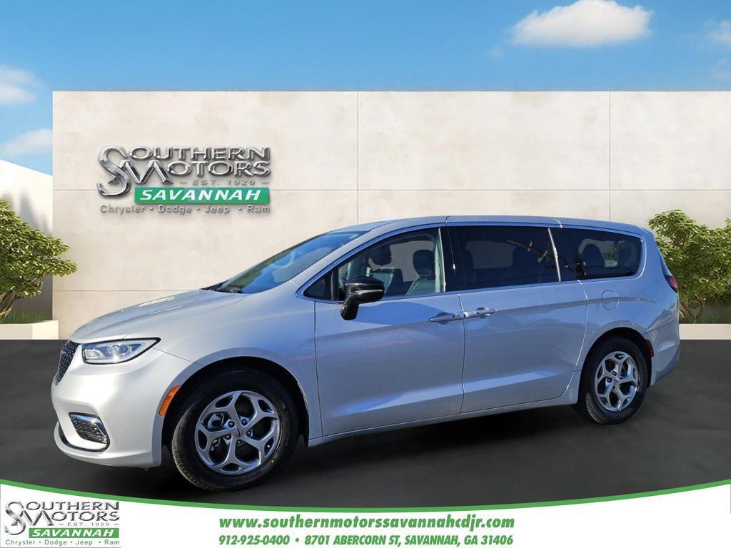 Used 2024 Chrysler Pacifica Limited