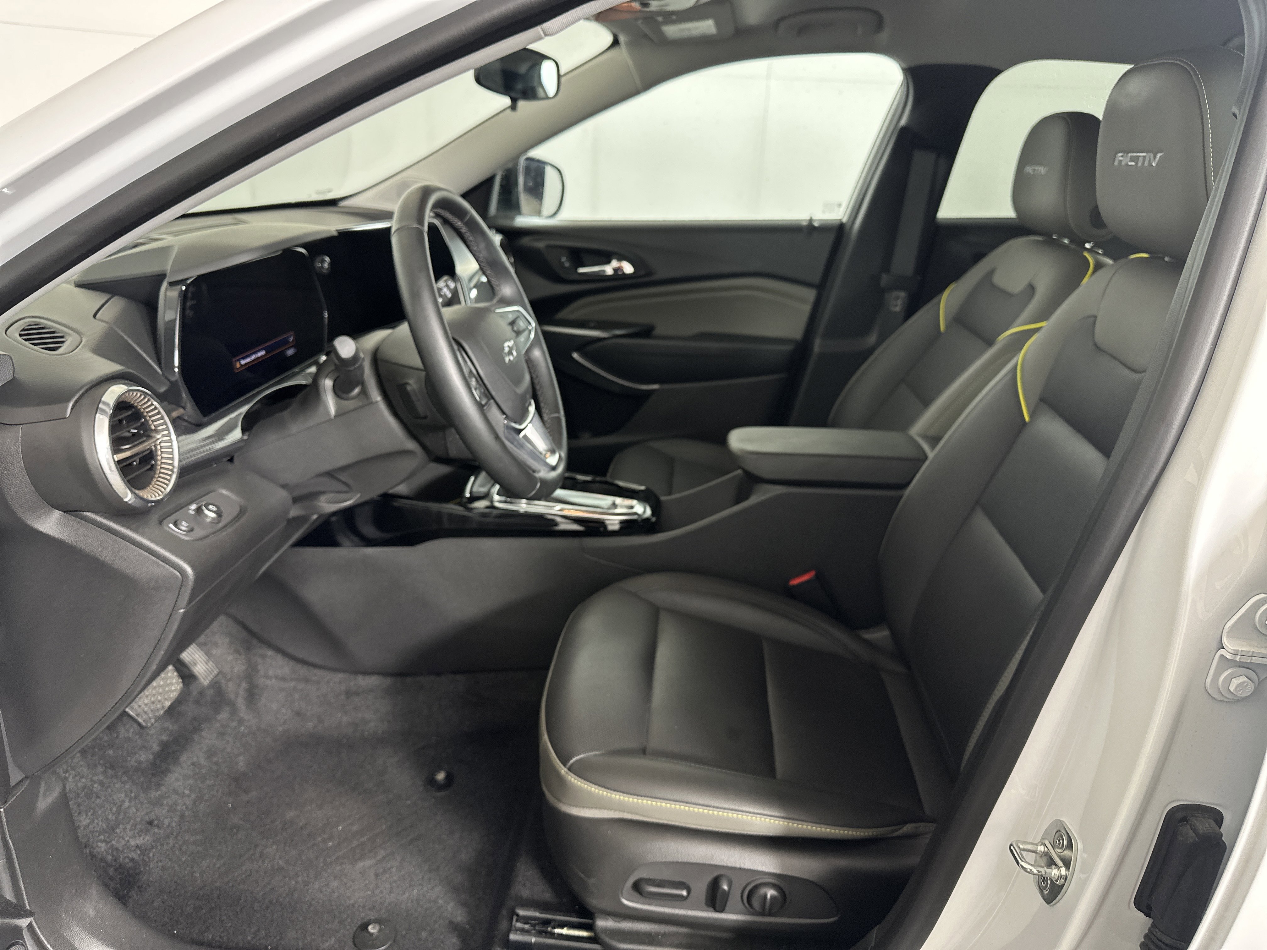 Used 2024 Chevrolet Trax ACTIV image 6