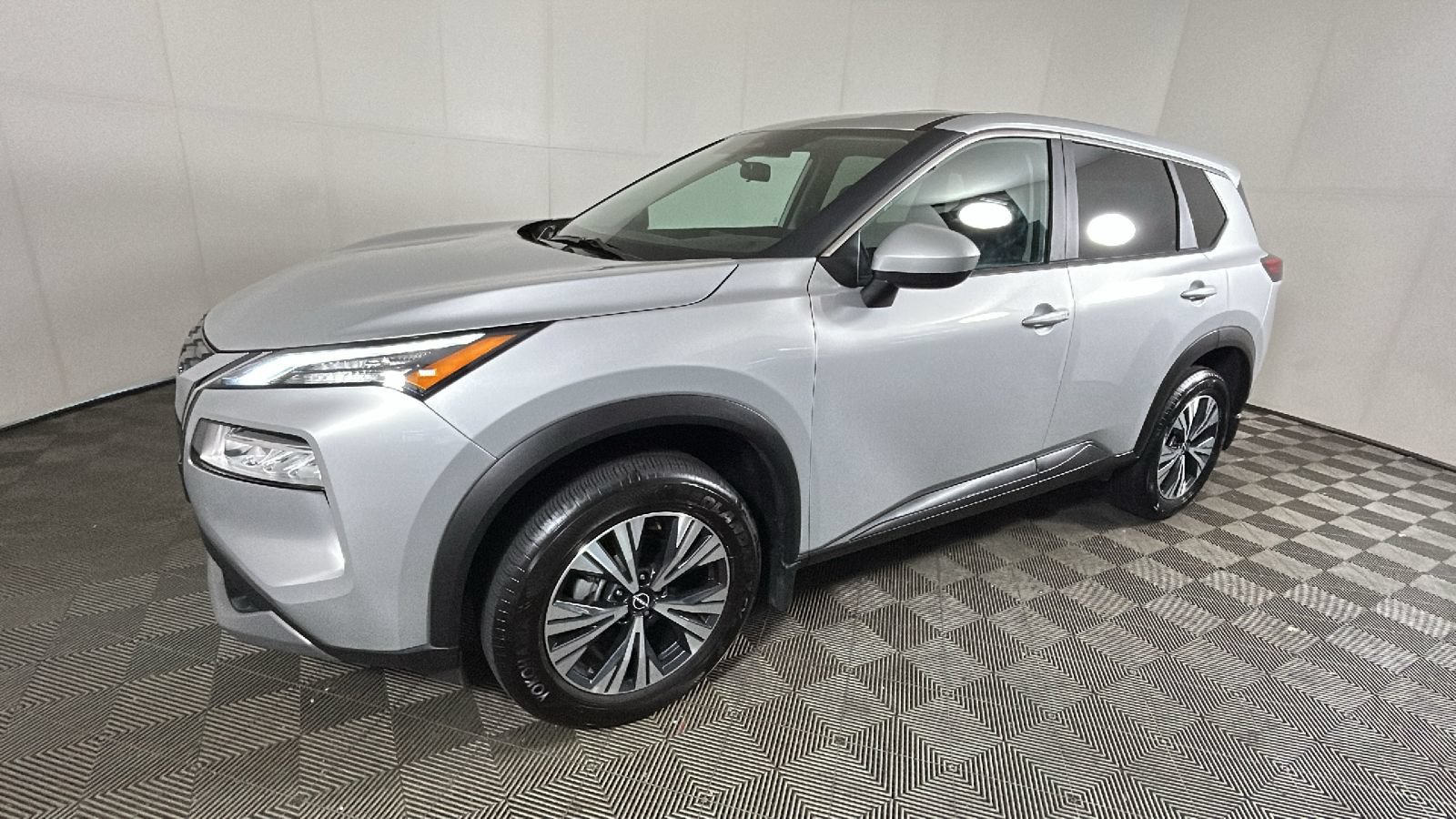 Used 2023 Nissan Rogue SV AWD/4WD image 8