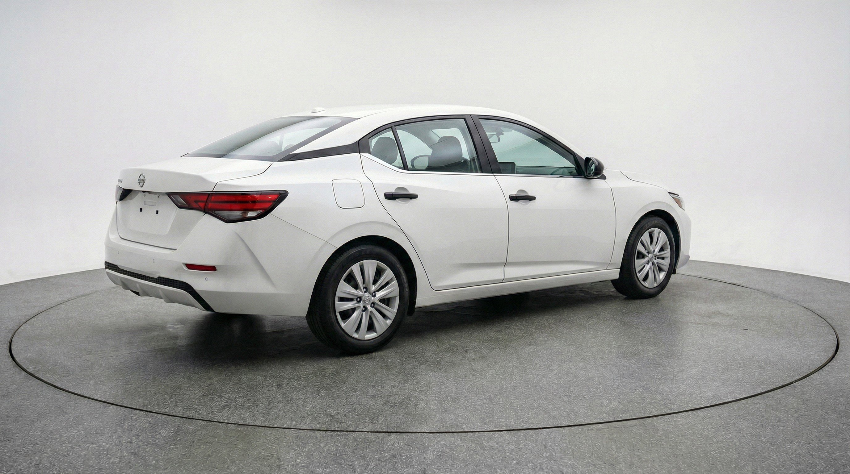 Used 2025 Nissan Sentra S image 9