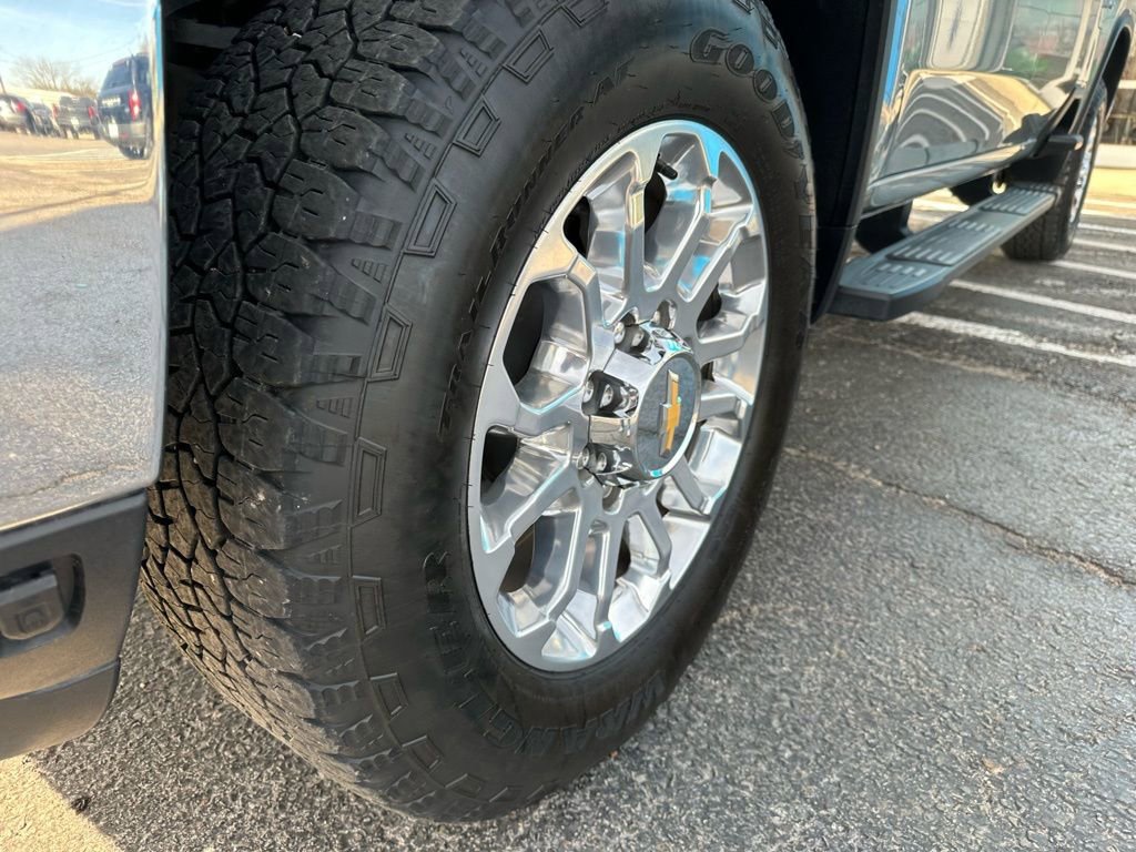 Used 2025 Chevrolet Silverado 2500 LTZ w/ LTZ Premium Texas Edition image 9