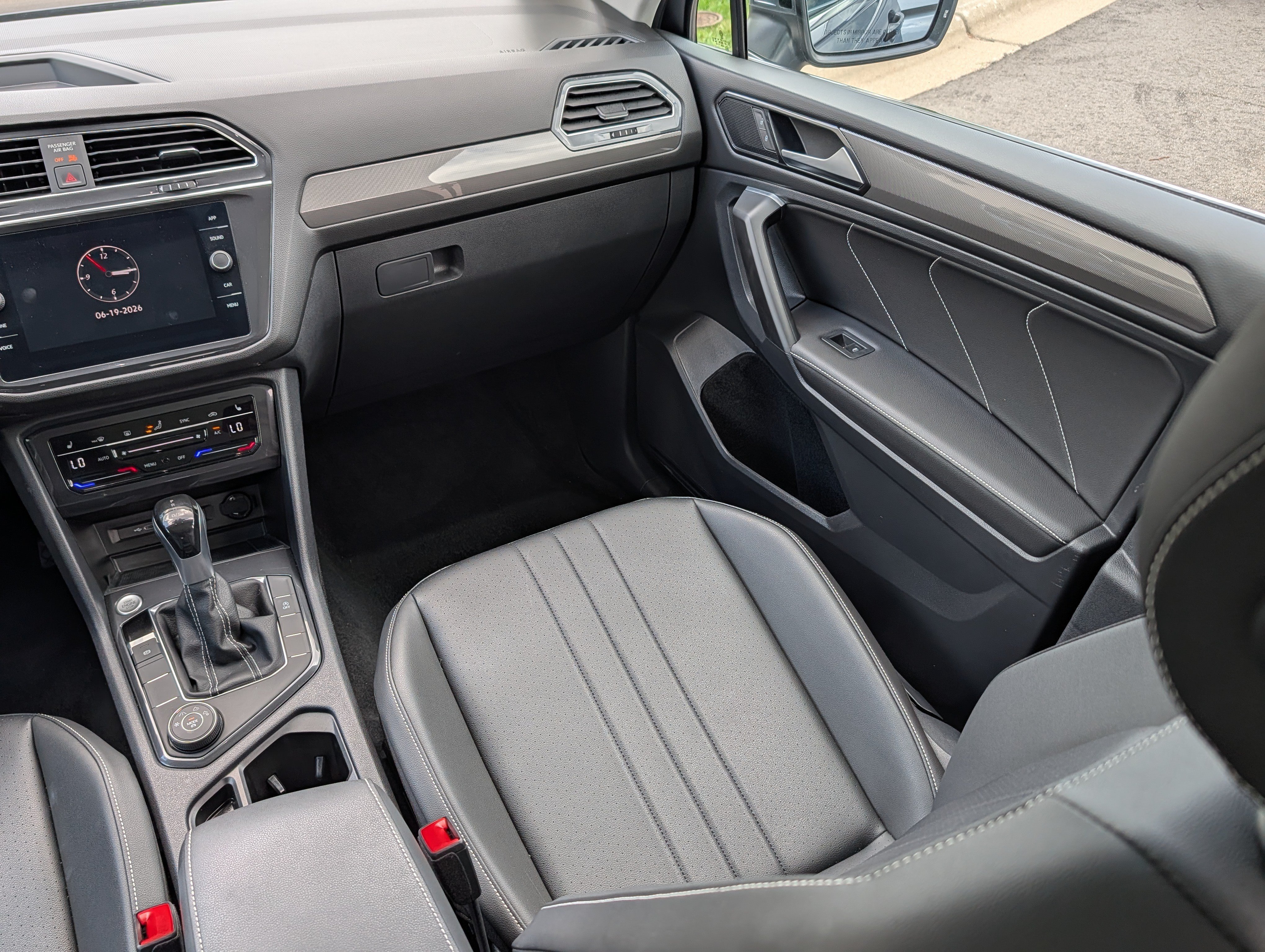 Certified 2023 Volkswagen Tiguan SE w/ Panoramic Sunroof Package AWD/4WD image 11