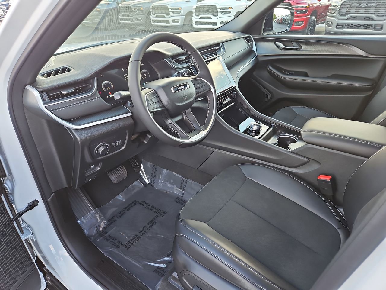 New 2025 Jeep Grand Cherokee L Altitude image 19