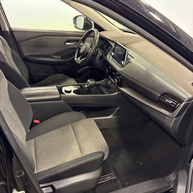 Used 2021 Nissan Rogue SV image 12