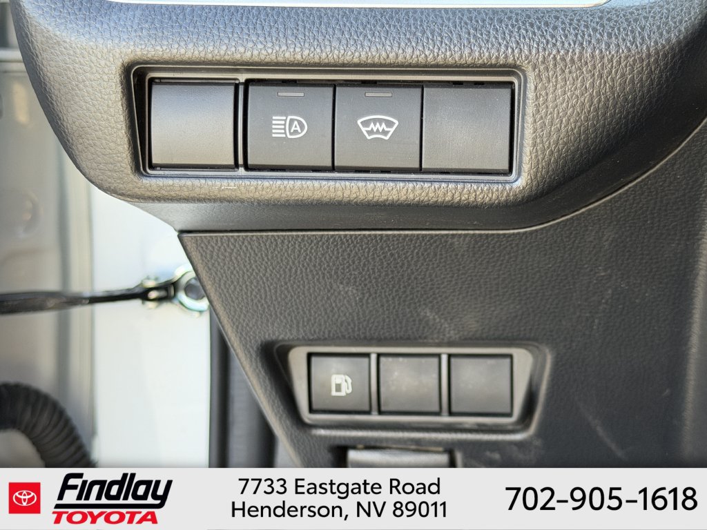 Certified 2025 Toyota Prius LE FWD image 22