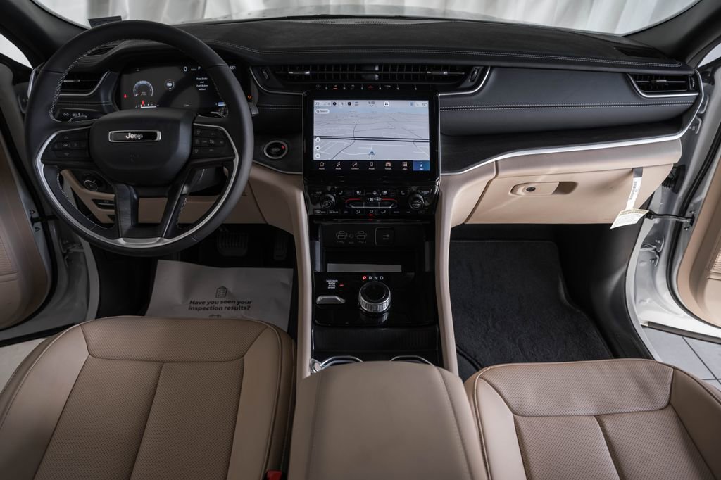 New 2025 Jeep Grand Cherokee L Limited w/ Luxury Tech Group II image 19