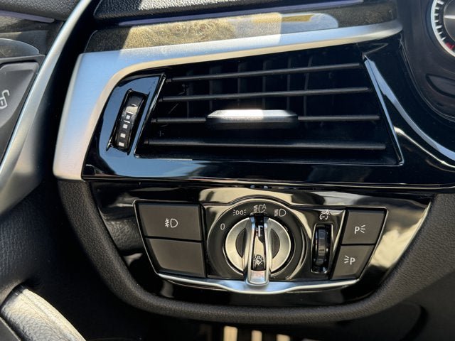 Used 2019 BMW 540i w/ M Sport Package RWD image 17