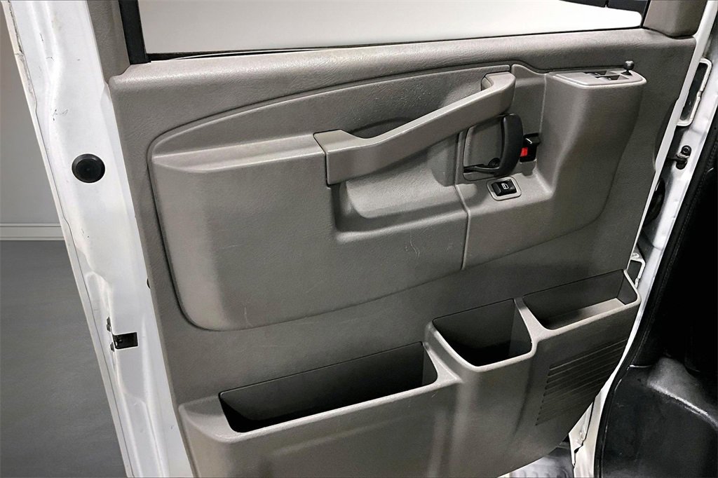 Used 2020 Chevrolet Express 3500 LT w/ LT Preferred Equipment Group image 19