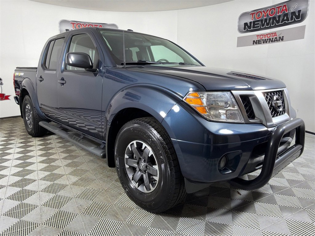 Used 2018 Nissan Frontier SV image 1