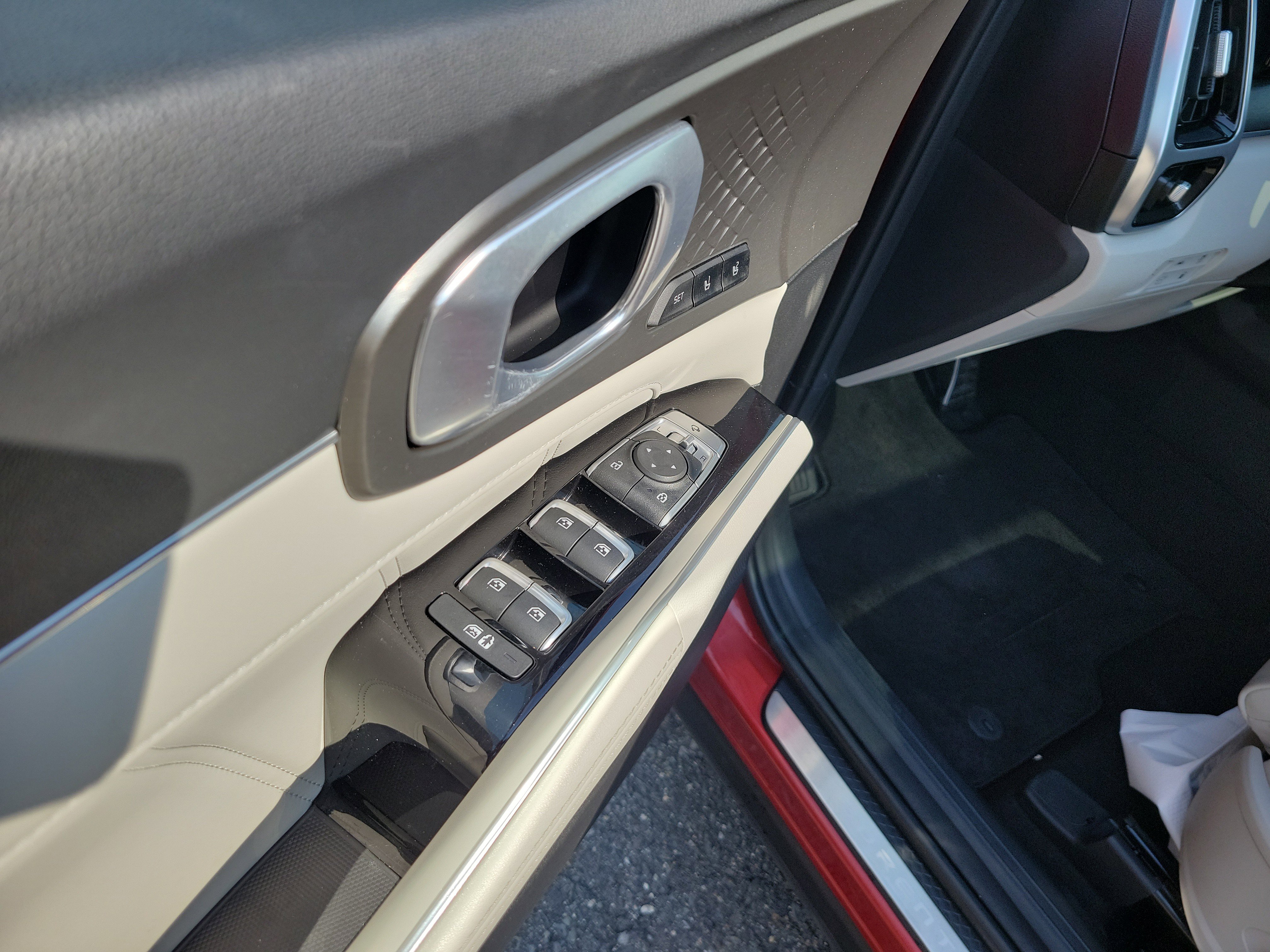 Used 2023 Kia Sorento SX Prestige image 21